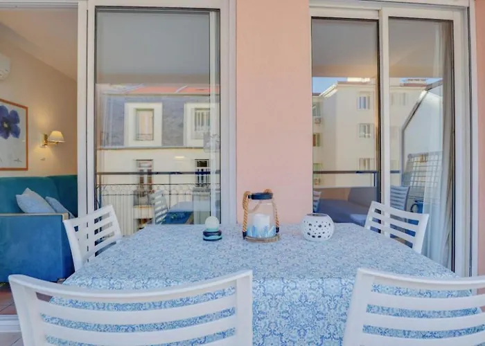 2 Pieces Plein Centre, Terrasse, Parking Lejlighed Menton
