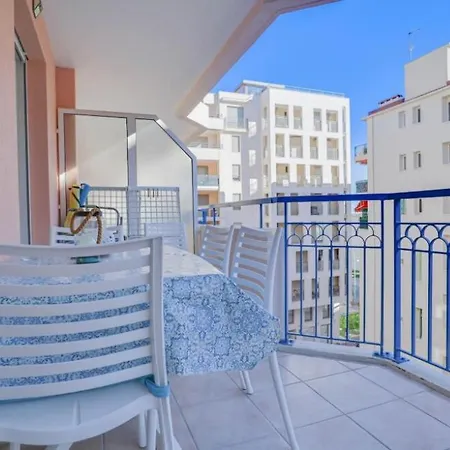 2 Pieces Plein Centre, Terrasse, Parking شقة *