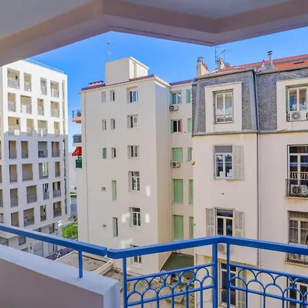شقة 2 Pieces Plein Centre, Terrasse, Parking *