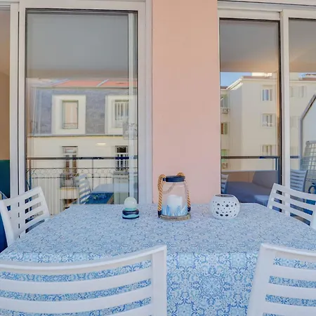 2 Pieces Plein Centre, Terrasse, Parking شقة