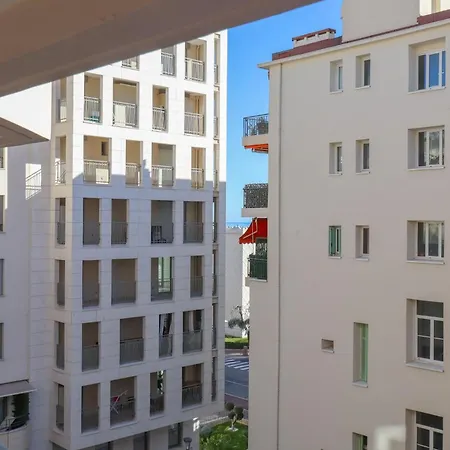 2 Pieces Plein Centre, Terrasse, Parking مينتون